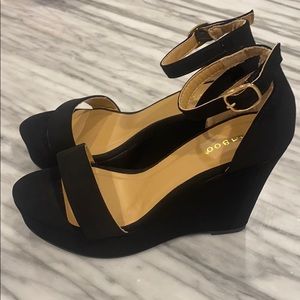 Ankle strap wedges - black - size 6